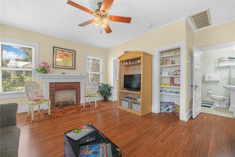 House in Polk City, Florida 6 bedrooms, 350.61 sq.m. № 2105089 - photo 30