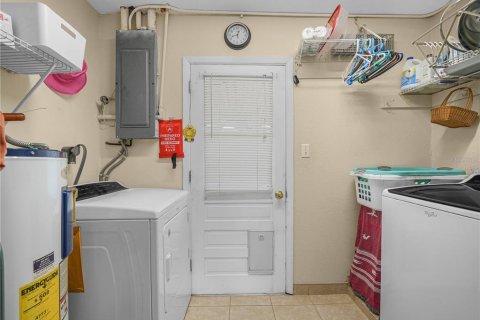 House in Polk City, Florida 6 bedrooms, 350.61 sq.m. № 2105089 - photo 15