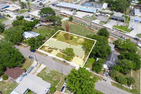 House in Polk City, Florida 6 bedrooms, 350.61 sq.m. № 2105089 - photo 5