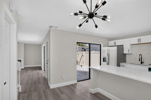 Townhouse in Orlando, Florida 2 bedrooms, 118.17 sq.m. № 2222816 - photo 7