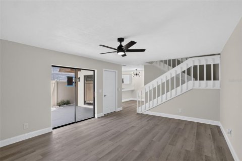 Townhouse in Orlando, Florida 2 bedrooms, 118.17 sq.m. № 2222816 - photo 5