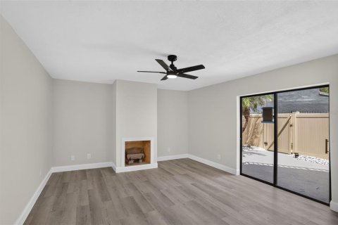 Townhouse in Orlando, Florida 2 bedrooms, 118.17 sq.m. № 2222816 - photo 6