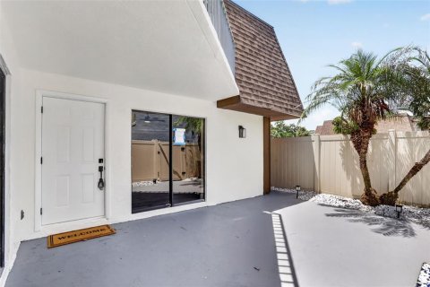Townhouse in Orlando, Florida 2 bedrooms, 118.17 sq.m. № 2222816 - photo 4