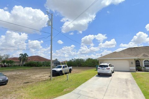 Terreno en venta en Cape Coral, Florida № 1984781 - foto 4