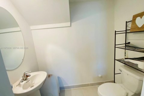 Townhouse in Homestead, Florida 3 bedrooms, 123.65 sq.m. № 2040070 - photo 5