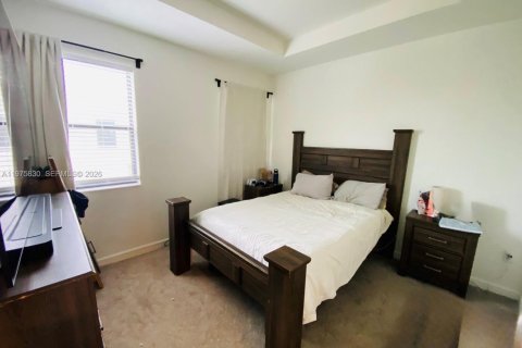 Townhouse in Homestead, Florida 3 bedrooms, 123.65 sq.m. № 2040070 - photo 6