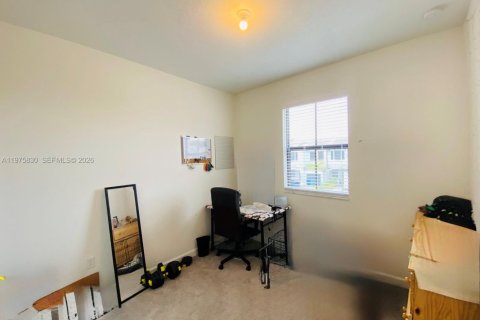 Townhouse in Homestead, Florida 3 bedrooms, 123.65 sq.m. № 2040070 - photo 8