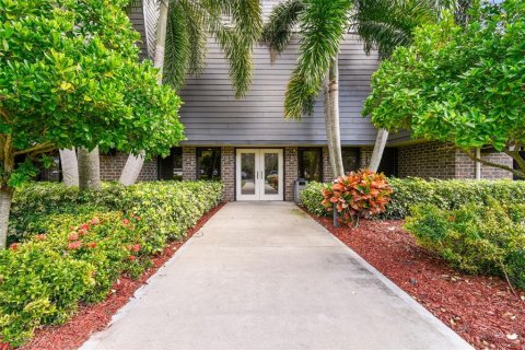 Condo in Palm Harbor, Florida, 1 bedroom  № 1546961 - photo 2