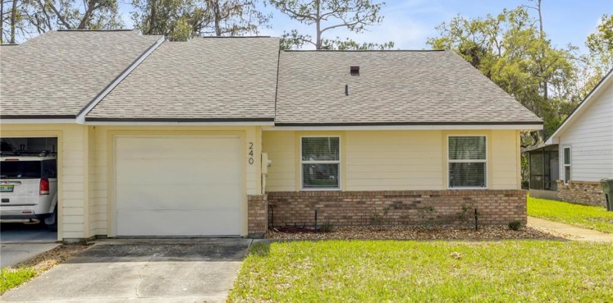 Condominio en Daytona Beach, Florida, 2 dormitorios № 2143361