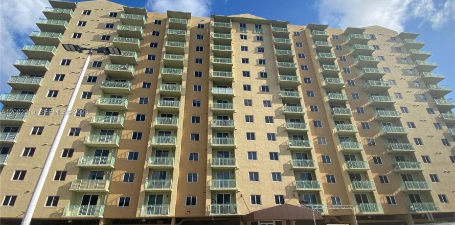 Condo à Miami, Floride, 1 chambre  № 2066526