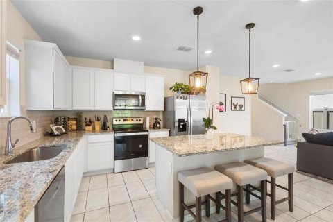 House in Kissimmee, Florida 4 bedrooms, 205.04 sq.m. № 1675735 - photo 7