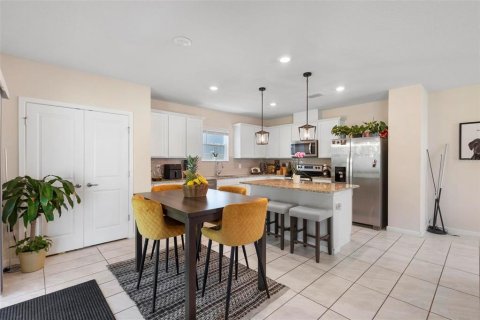 House in Kissimmee, Florida 4 bedrooms, 205.04 sq.m. № 1675735 - photo 2