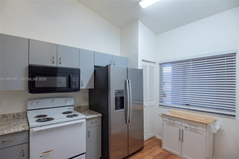 Condo in Boynton Beach, Florida, 2 bedrooms  № 2053076 - photo 9