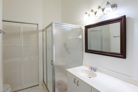 Condo in Boynton Beach, Florida, 2 bedrooms  № 2053076 - photo 17