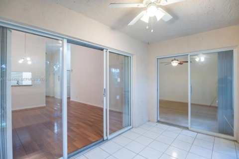 Condo in Boynton Beach, Florida, 2 bedrooms  № 2053076 - photo 13