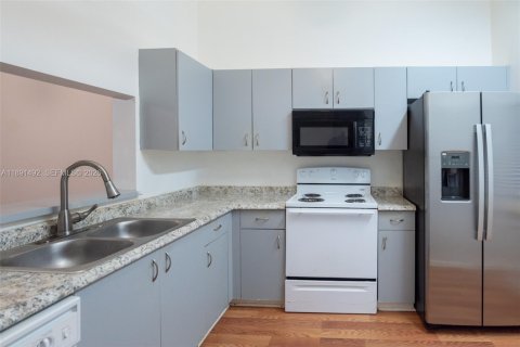 Condo in Boynton Beach, Florida, 2 bedrooms  № 2053076 - photo 7