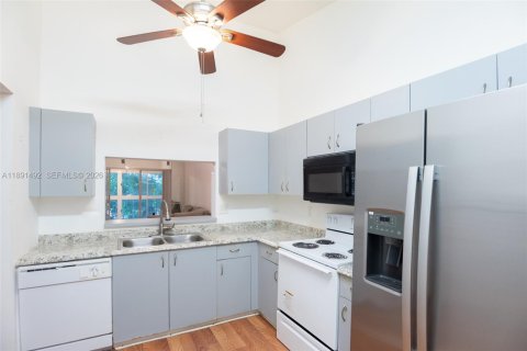 Condo in Boynton Beach, Florida, 2 bedrooms  № 2053076 - photo 8