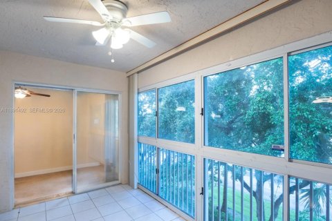 Condo in Boynton Beach, Florida, 2 bedrooms  № 2053076 - photo 12