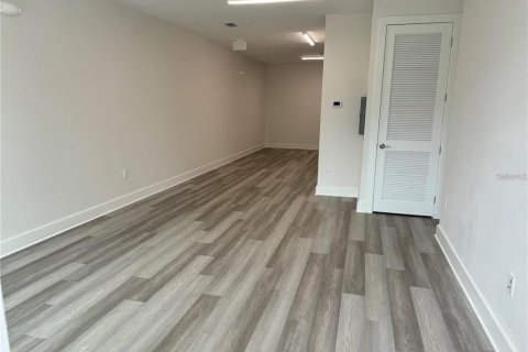 Immobilier commercial à louer à Oviedo, Floride: 307.04 m2 № 2098565 - photo 5