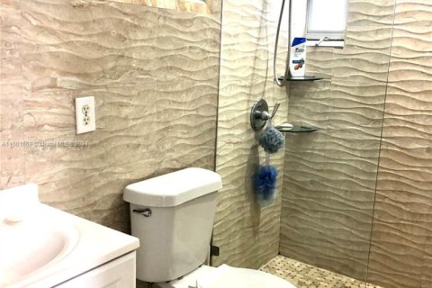 Adosado en venta en Miami, Florida, 3 dormitorios, 115.94 m2 № 1937779 - foto 8