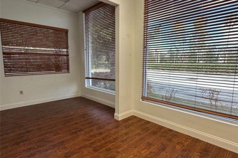 Propiedad comercial en alquiler en Orlando, Florida, 129.32 m2 № 1649463 - foto 7