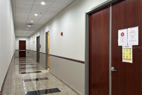 Propiedad comercial en alquiler en Orlando, Florida, 129.32 m2 № 1649463 - foto 5