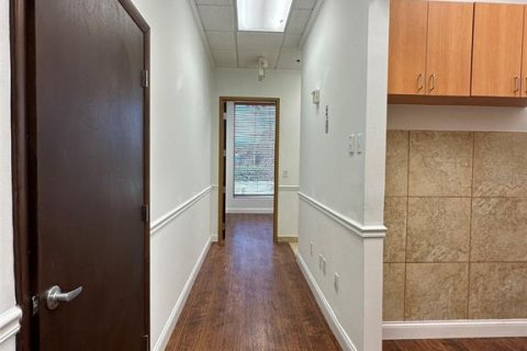 Propiedad comercial en alquiler en Orlando, Florida, 129.32 m2 № 1649463 - foto 6