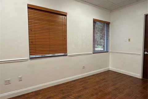 Propiedad comercial en alquiler en Orlando, Florida, 129.32 m2 № 1649463 - foto 8