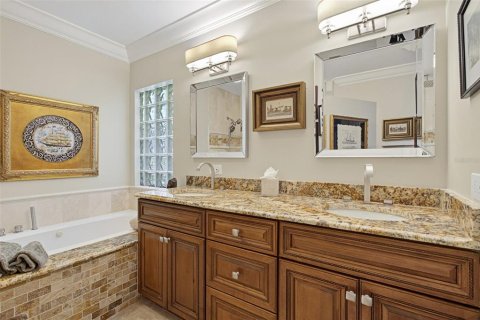 House in Fort Myers, Florida 3 bedrooms, 207.64 sq.m. № 1808655 - photo 13
