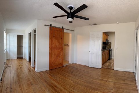 Villa ou maison à louer à Tampa, Floride: 3 chambres, 133.97 m2 № 2151247 - photo 10