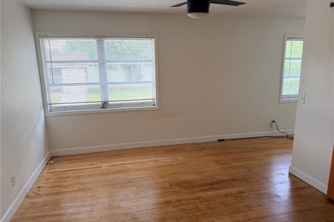 Villa ou maison à louer à Tampa, Floride: 3 chambres, 133.97 m2 № 2151247 - photo 9