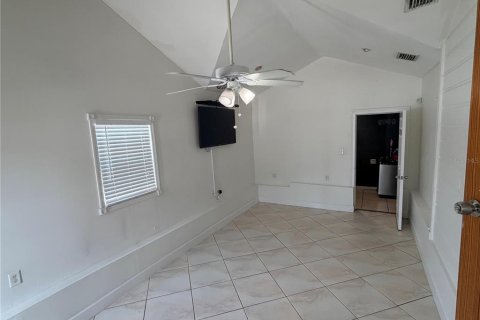 Villa ou maison à louer à Tampa, Floride: 3 chambres, 133.97 m2 № 2151247 - photo 18