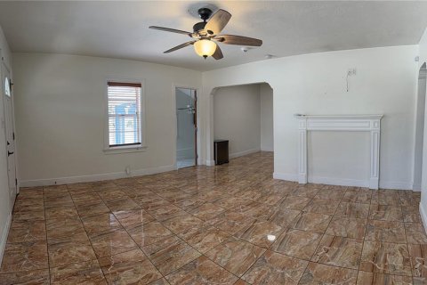 Villa ou maison à louer à Tampa, Floride: 3 chambres, 133.97 m2 № 2151247 - photo 4