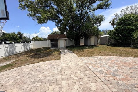 Villa ou maison à louer à Tampa, Floride: 3 chambres, 133.97 m2 № 2151247 - photo 21