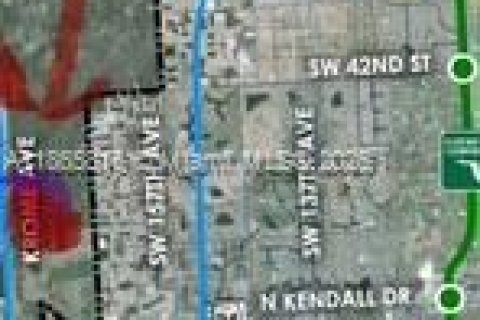 Commercial property in Miami, Florida № 1979247 - photo 1