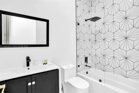 Casa en venta en Davie, Florida, 9 dormitorios, 462.56 m2 № 1951395 - foto 20
