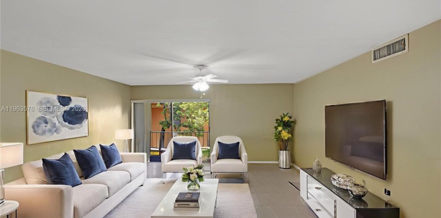 Кондоминиум с 2 спальнями в Майами, Флорида № 2025346