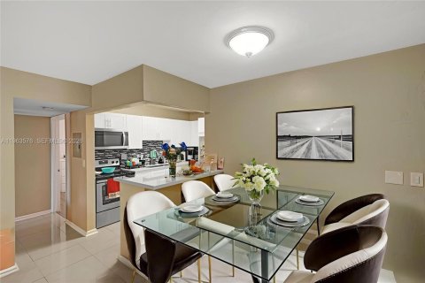 Купить кондоминиум в Майами, Флорида 2 спальни, 81.57м2, № 2025346 - фото 5