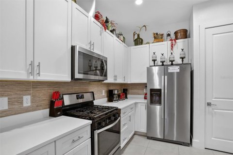 Adosado en venta en Kissimmee, Florida, 4 dormitorios, 169.36 m2 № 1901927 - foto 8