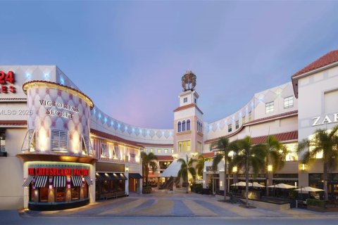 House in Hallandale Beach, Florida 3 bedrooms, 201.23 sq.m. № 2041963 - photo 19