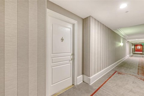 Condo in Sarasota, Florida, 1 bedroom  № 2202688 - photo 4