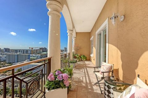 Condo in Sarasota, Florida, 1 bedroom  № 2202688 - photo 19
