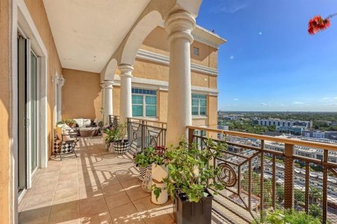 Condo in Sarasota, Florida, 1 bedroom  № 2202688 - photo 18