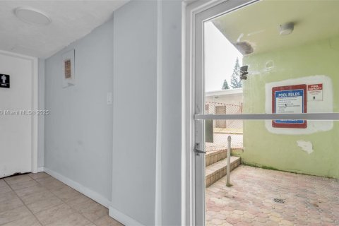 Copropriété à vendre à Miami Beach, Floride: 2 chambres, 106.93 m2 № 1979776 - photo 22