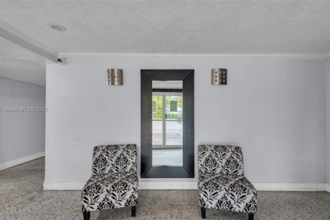Copropriété à vendre à Miami Beach, Floride: 2 chambres, 106.93 m2 № 1979776 - photo 19