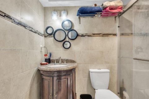 Copropriété à vendre à Miami Beach, Floride: 2 chambres, 106.93 m2 № 1979776 - photo 17