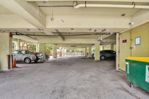 Copropriété à vendre à Miami Beach, Floride: 2 chambres, 106.93 m2 № 1979776 - photo 25