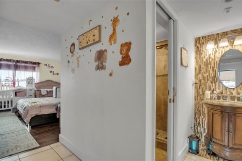 Copropriété à vendre à Miami Beach, Floride: 2 chambres, 106.93 m2 № 1979776 - photo 11