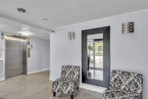 Copropriété à vendre à Miami Beach, Floride: 2 chambres, 106.93 m2 № 1979776 - photo 20