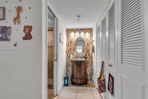 Copropriété à vendre à Miami Beach, Floride: 2 chambres, 106.93 m2 № 1979776 - photo 10